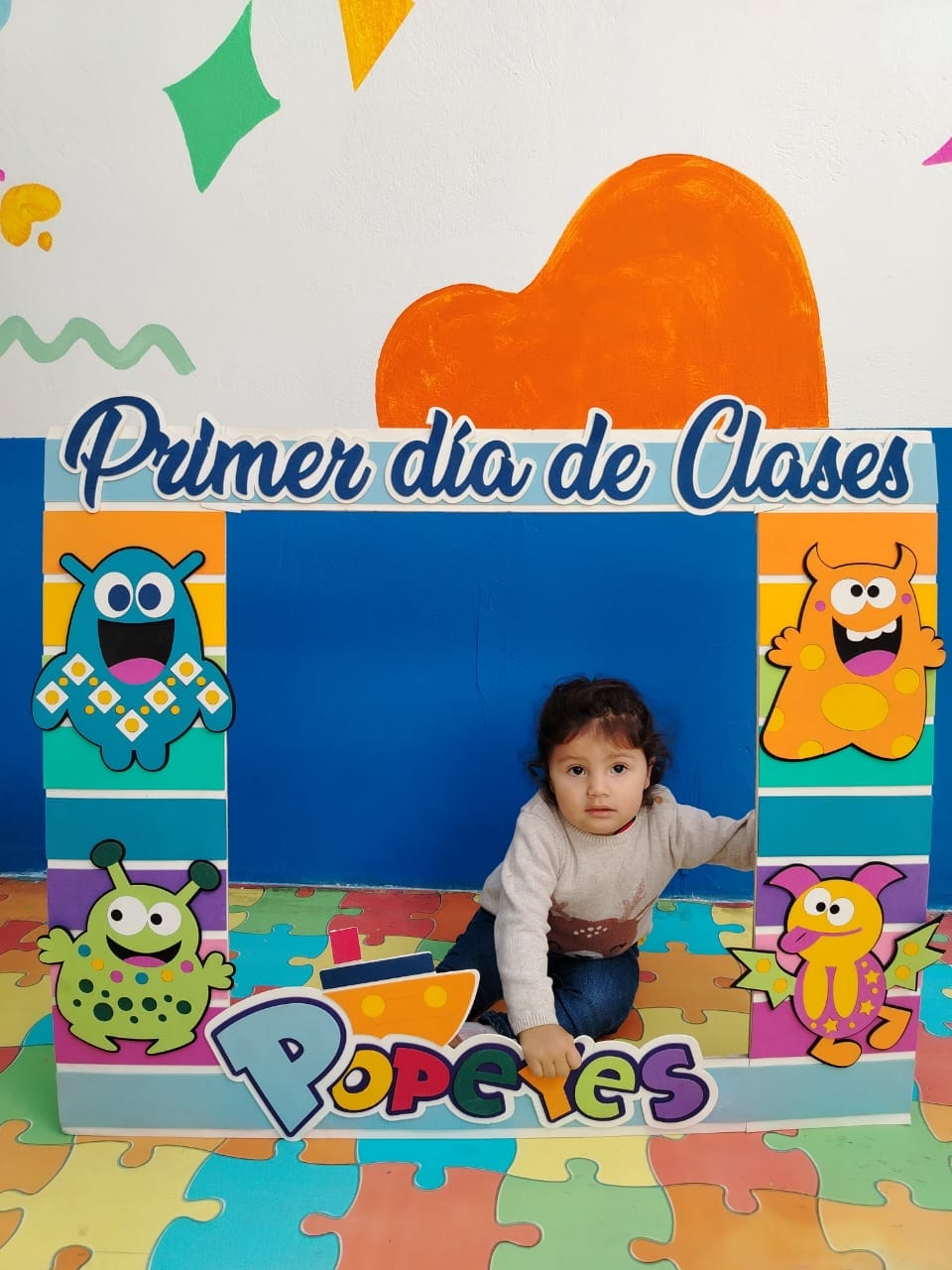 Niña en primer día